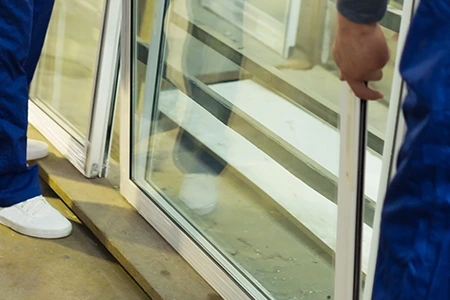 Commercial Glass Repair Technician in Pine Hills, FL